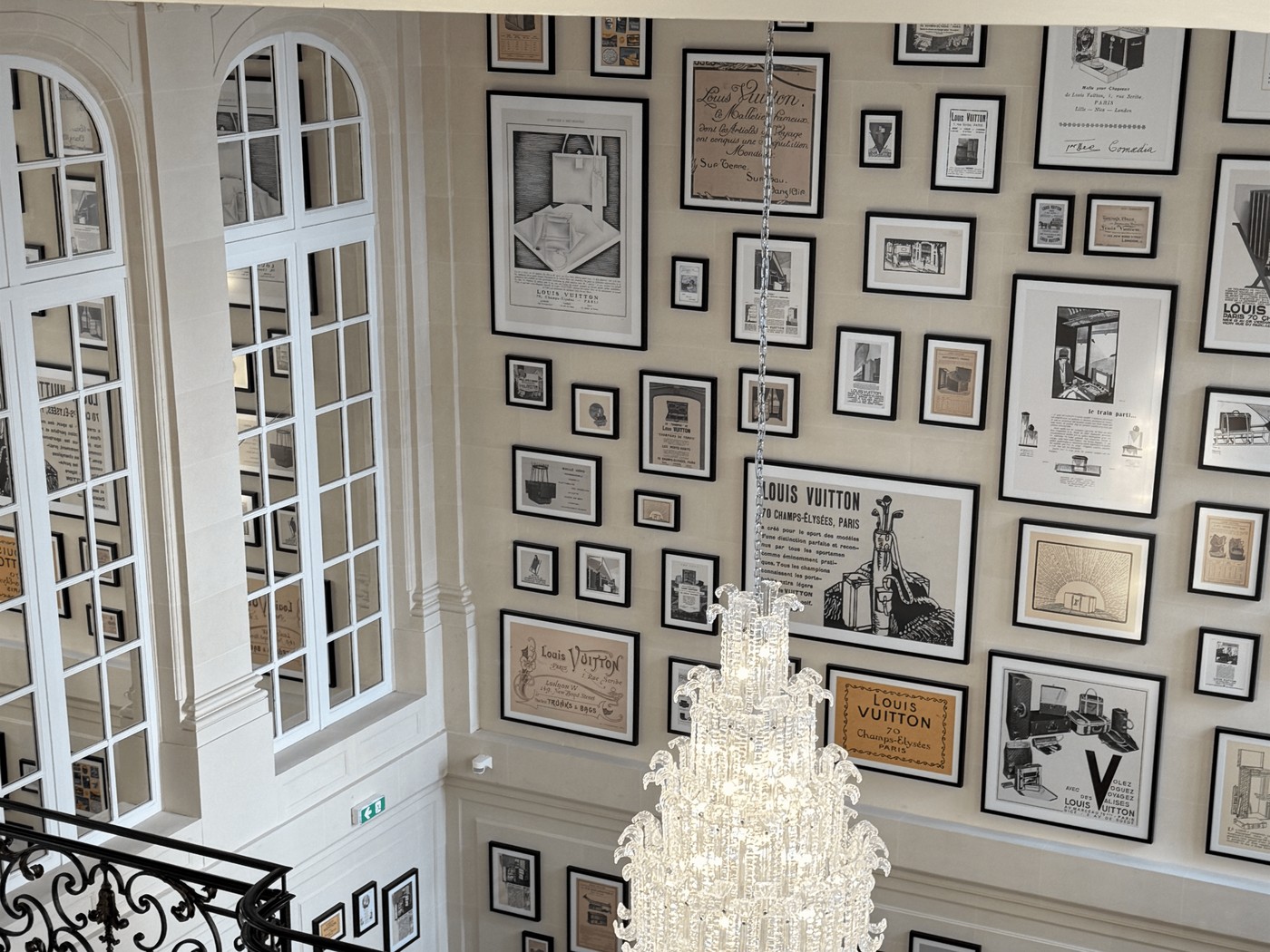 Showroom Louis Vuitton Paris haussmannien — scénographie Éphémère Studio Paris